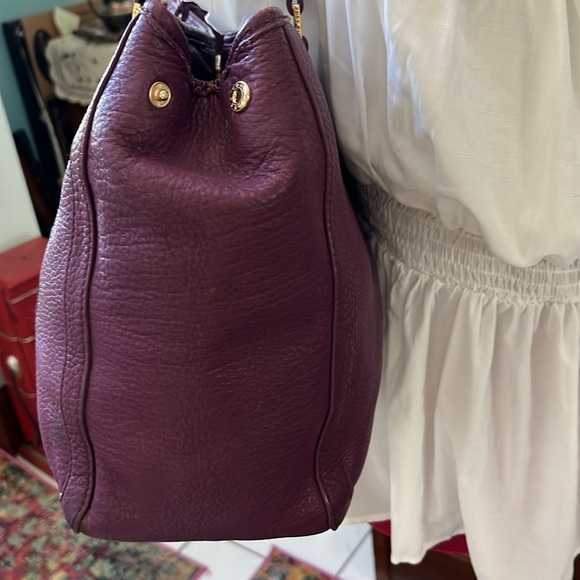 Tory Burch  purple leather shoulder bag  satchel 2 exterior pockets  Goldtone HW - Picture 7 of 17